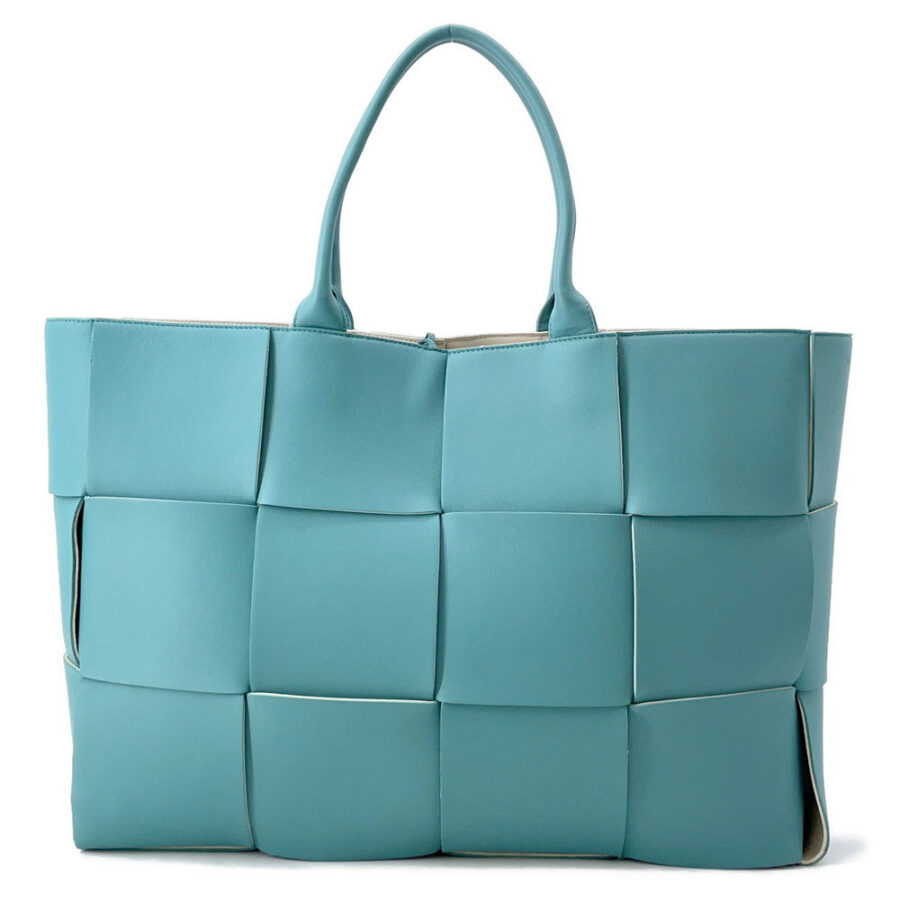 Bottega Veneta alcotote Light Blue608608 Leather Size Large | Studio Nafay