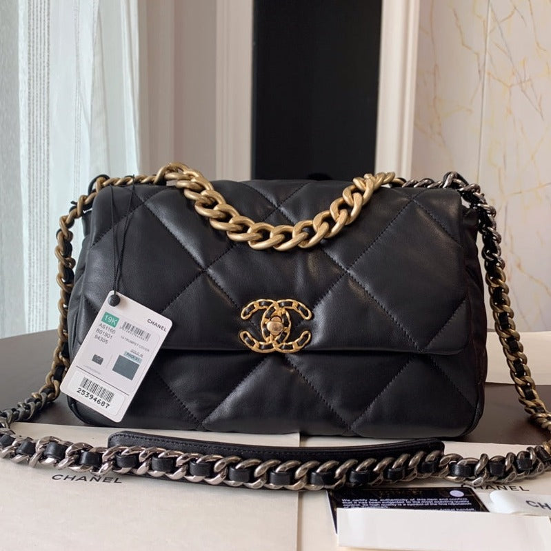 Chanel Flap Bag gold – front view