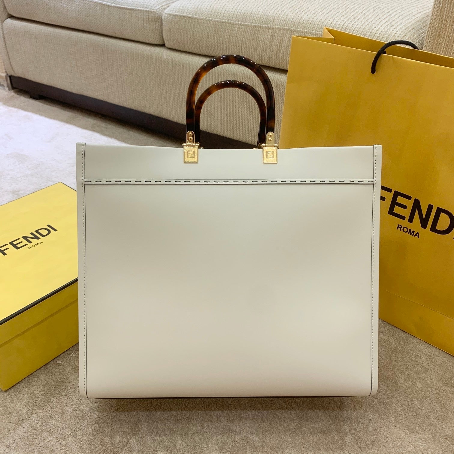 Shine 40 TOTE BAG IN White Embossed Calfskin
