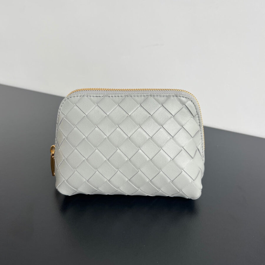 INTRECCIATO 16 BAG IN WHITE LAMBSKIN | Studio Nafay